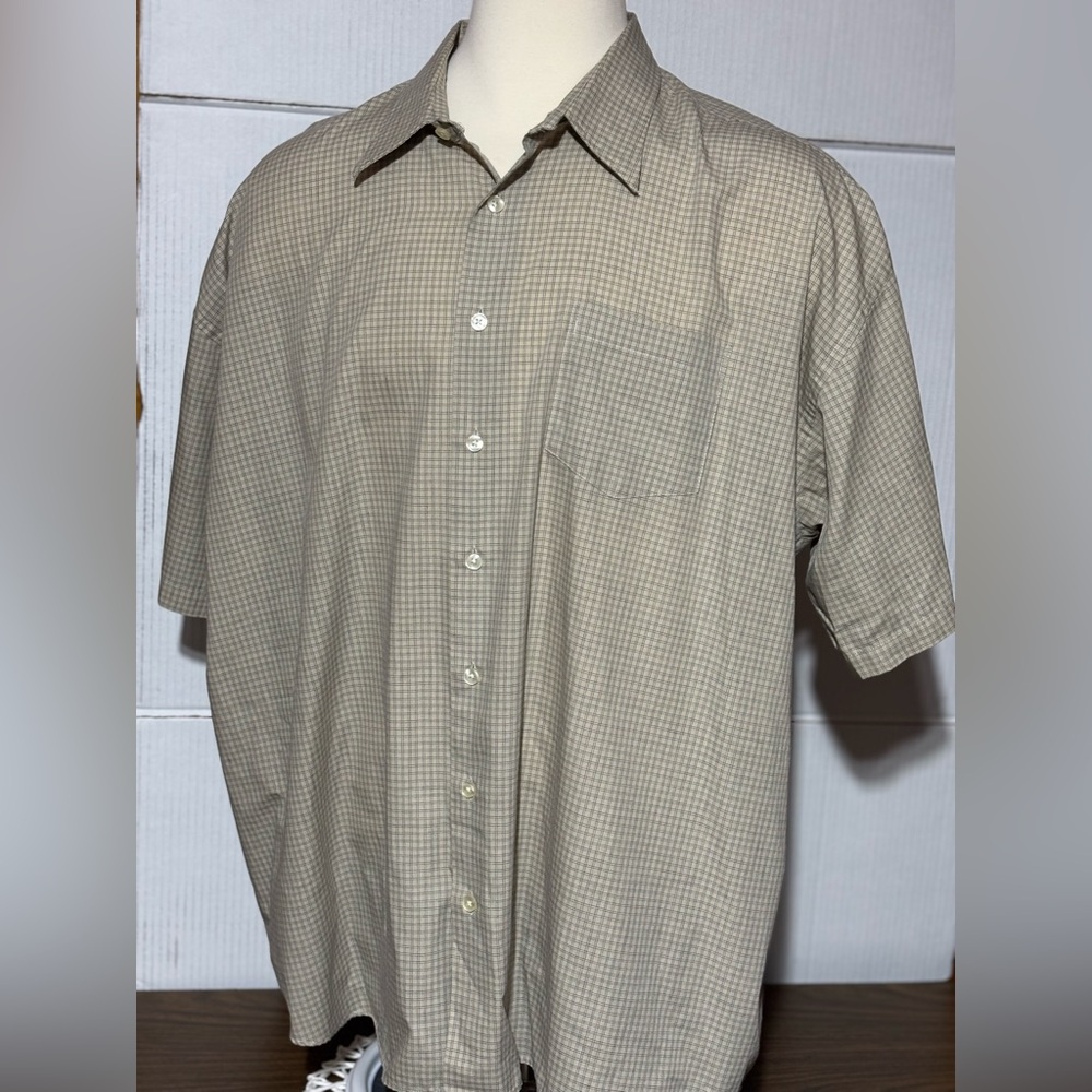 VAN HEUSEN Studio Men's 3XLT Plaid Button Down Shirt 33”L  60/40 cotton poly